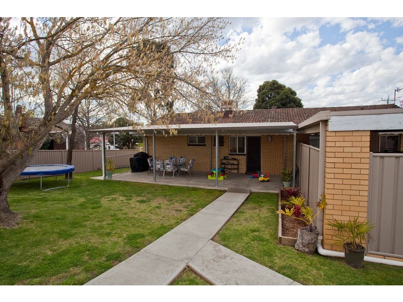 13 Wallaby Avenue, Kangaroo Flat VIC 3555