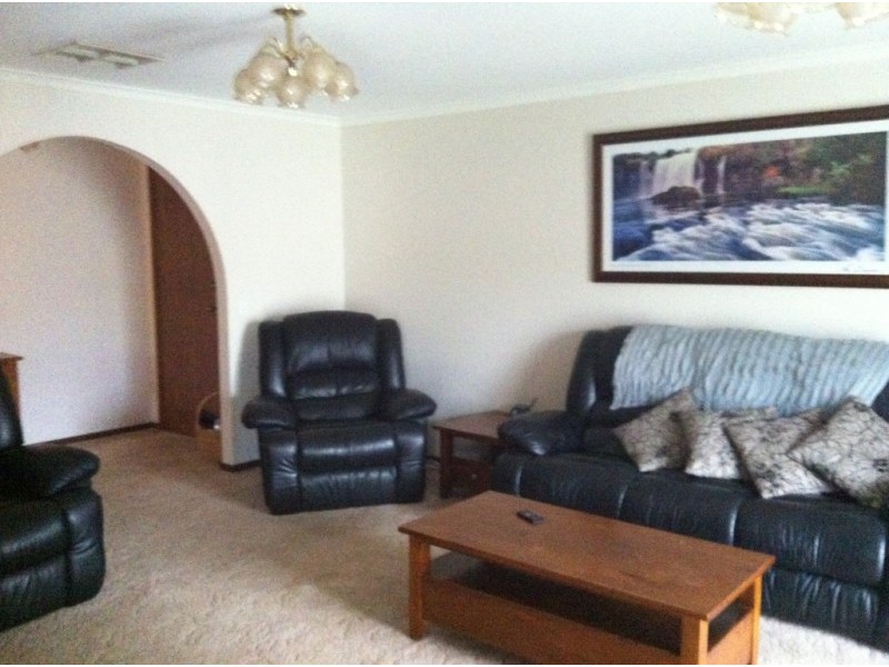 142 Olympic Parade, Kangaroo Flat VIC 3555
