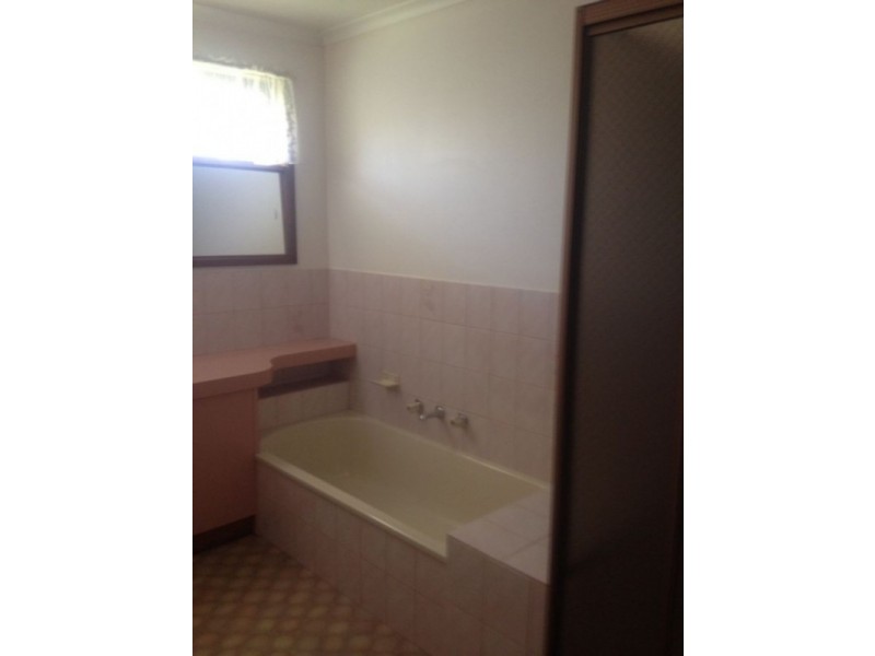 142 Olympic Parade, Kangaroo Flat VIC 3555