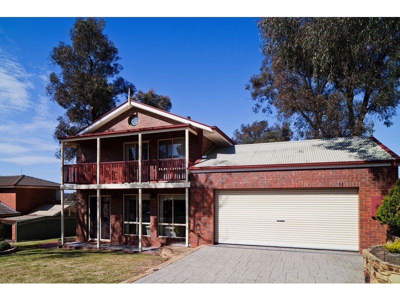 50 Akoonah Drive, Golden Square VIC 3555