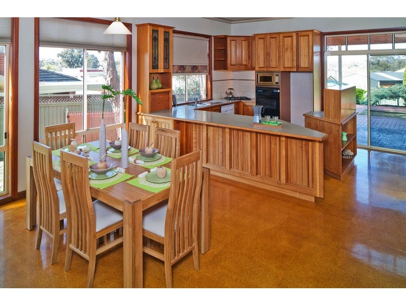 50 Akoonah Drive, Golden Square VIC 3555