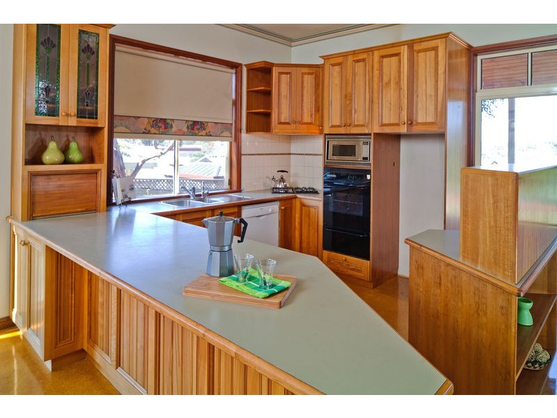 50 Akoonah Drive, Golden Square VIC 3555