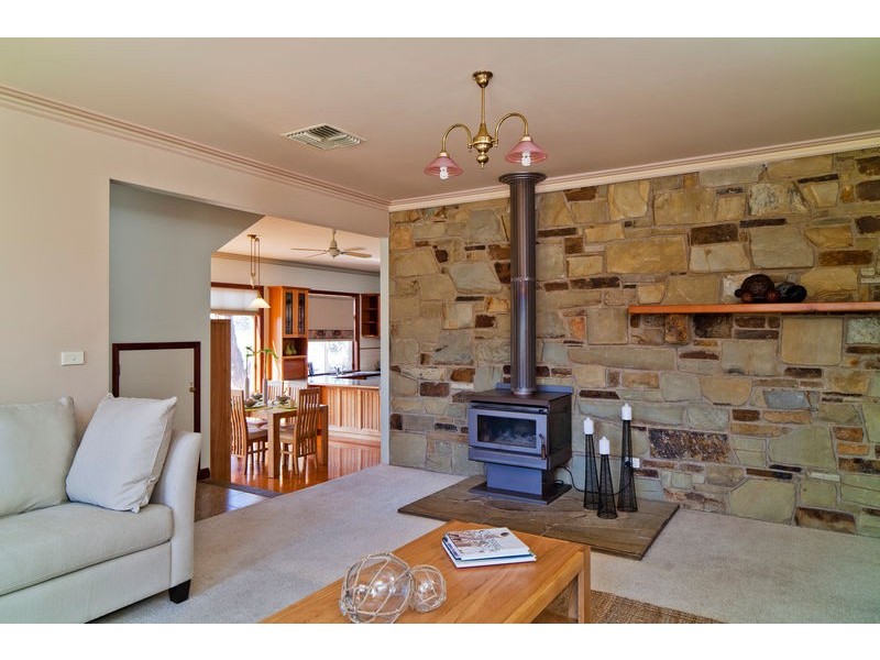 50 Akoonah Drive, Golden Square VIC 3555