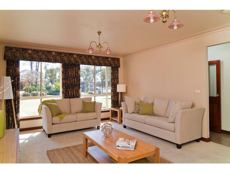 50 Akoonah Drive, Golden Square VIC 3555