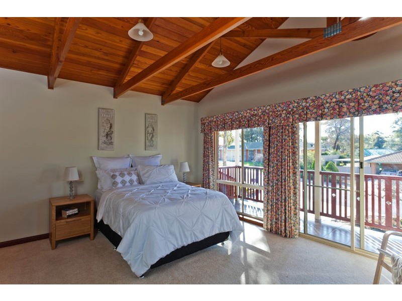 50 Akoonah Drive, Golden Square VIC 3555