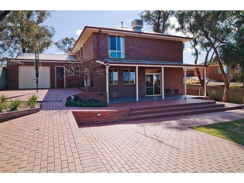 50 Akoonah Drive, Golden Square VIC 3555