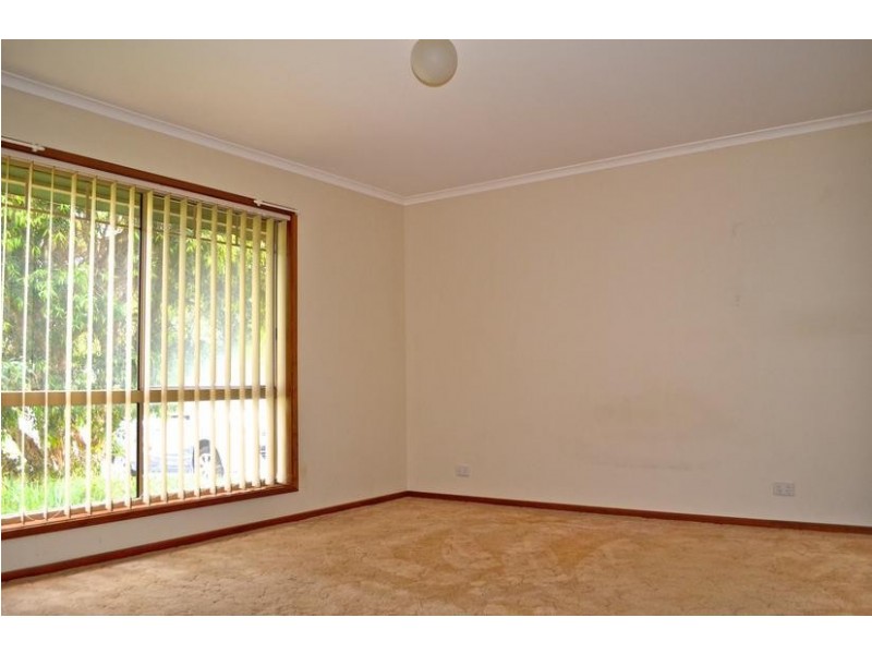 1/2 Cardogen Place, Kennington VIC 3550