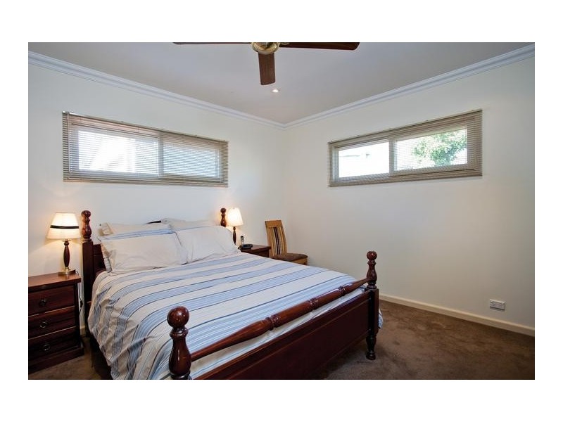 30 Nish Street, Flora Hill VIC 3550