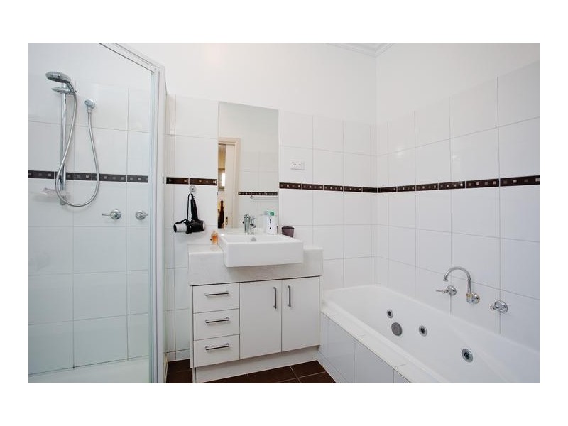 30 Nish Street, Flora Hill VIC 3550