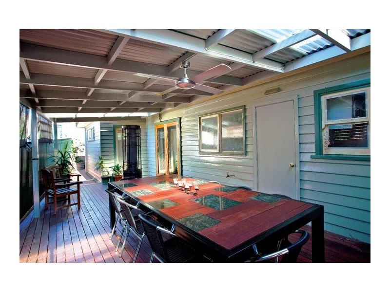 30 Nish Street, Flora Hill VIC 3550