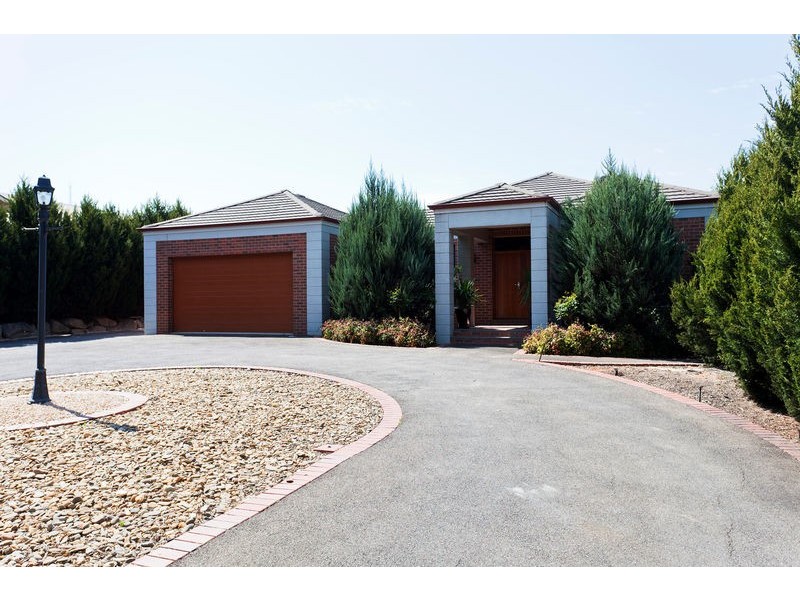 4 Kronk Street, Golden Square VIC 3555