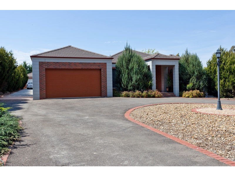 4 Kronk Street, Golden Square VIC 3555