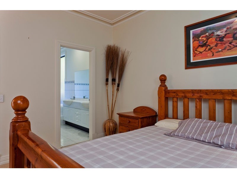 4 Kronk Street, Golden Square VIC 3555