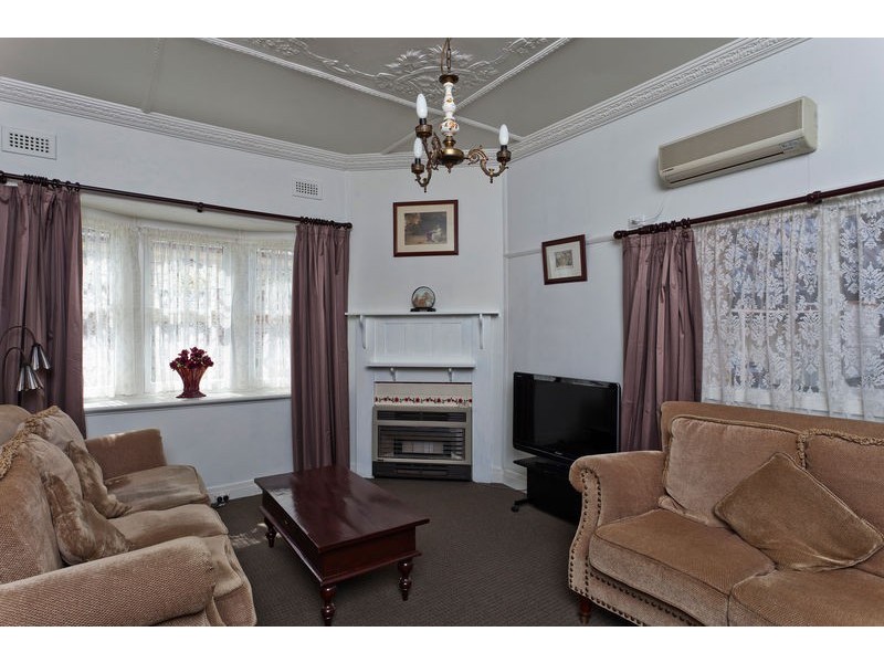 183 High Street, Kangaroo Flat VIC 3555