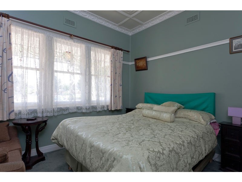 183 High Street, Kangaroo Flat VIC 3555