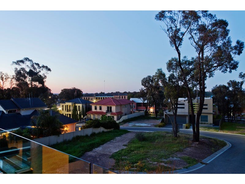 2 The Crest, Kennington VIC 3550