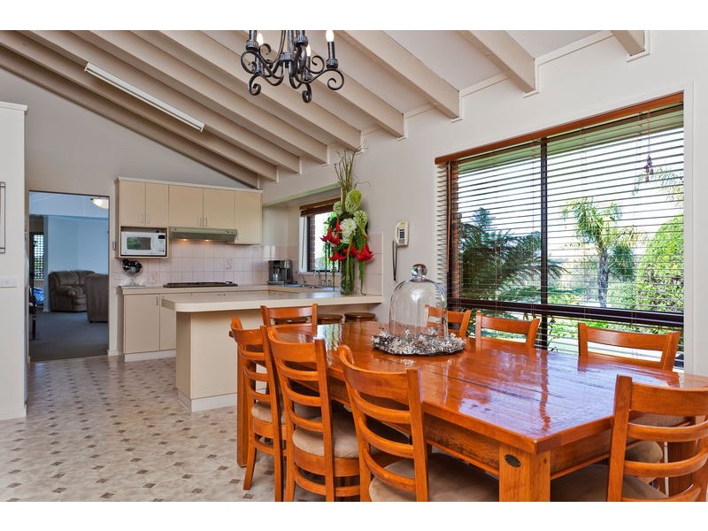 4 Shinda Court, Golden Square VIC 3555