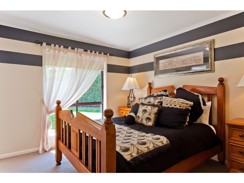 4 Shinda Court, Golden Square VIC 3555