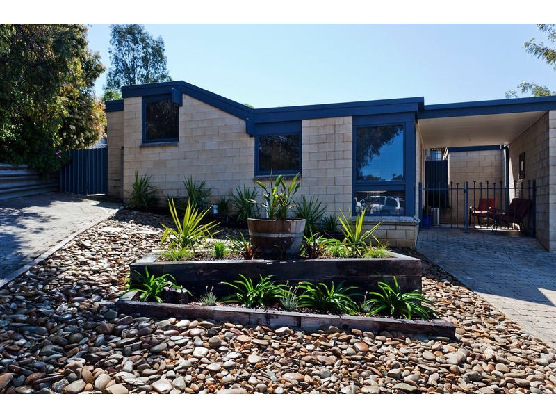 1/10 Richard Drive, Kangaroo Flat VIC 3555