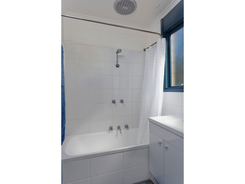 1/10 Richard Drive, Kangaroo Flat VIC 3555