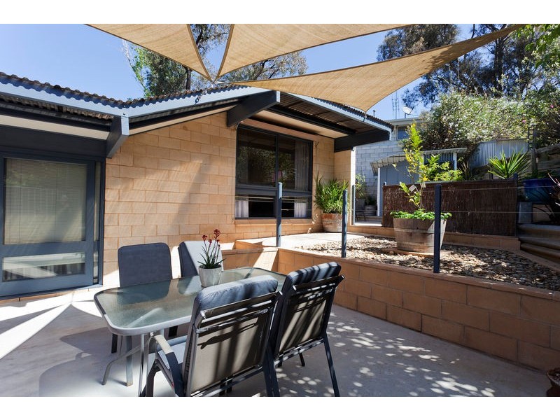 1/10 Richard Drive, Kangaroo Flat VIC 3555