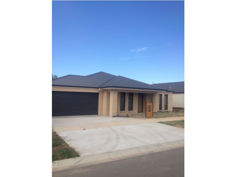 28 Belladonna Rises, Kangaroo Flat VIC 3555