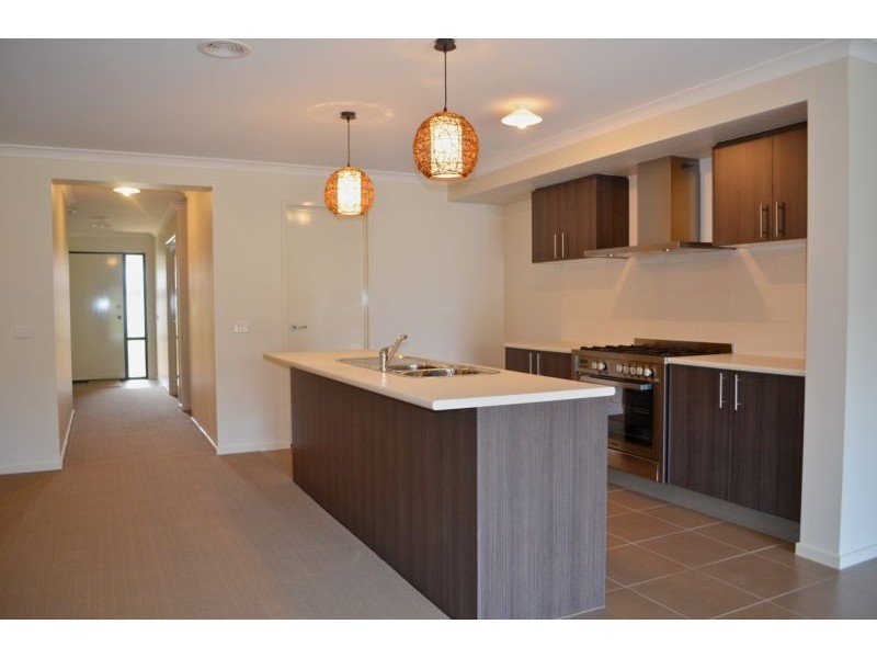 28 Belladonna Rises, Kangaroo Flat VIC 3555