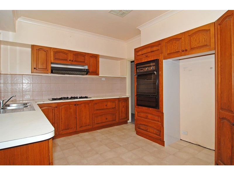 64 Phillis Street, Kangaroo Flat VIC 3555