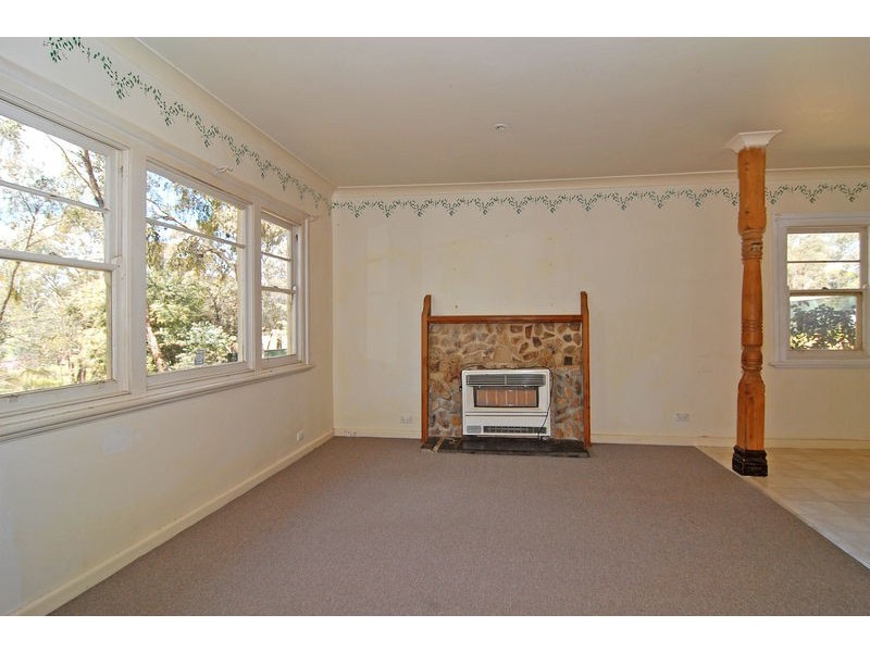 64 Phillis Street, Kangaroo Flat VIC 3555