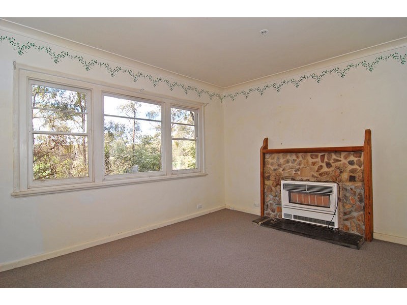 64 Phillis Street, Kangaroo Flat VIC 3555