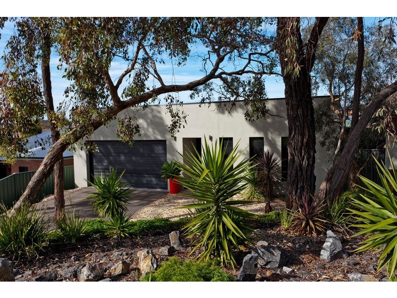 99 Mistletoe Street, Golden Square VIC 3555