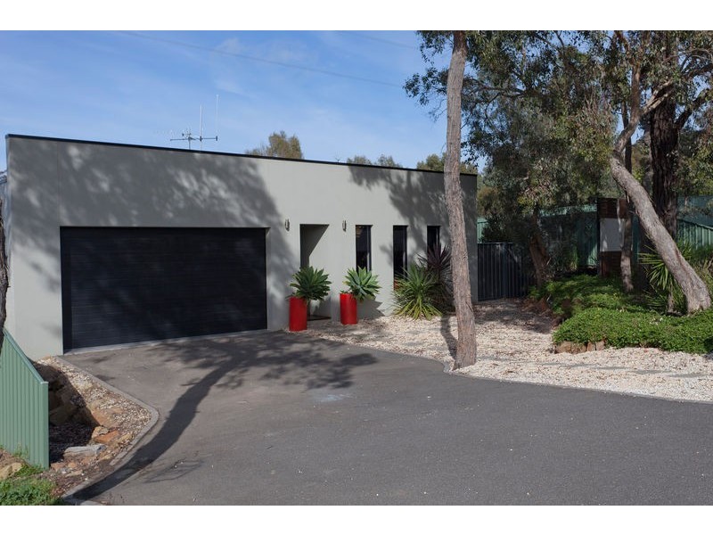 99 Mistletoe Street, Golden Square VIC 3555