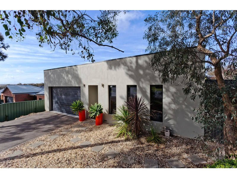 99 Mistletoe Street, Golden Square VIC 3555