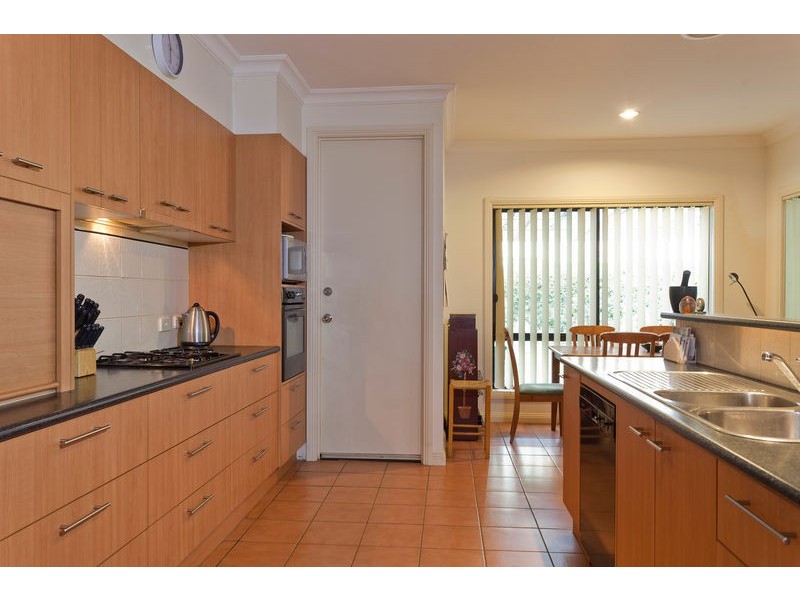 15 Parkside Boulevard, Strathdale VIC 3550