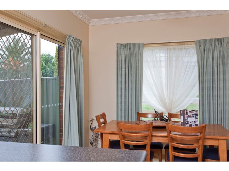 40 Palm Avenue, Spring Gully VIC 3550