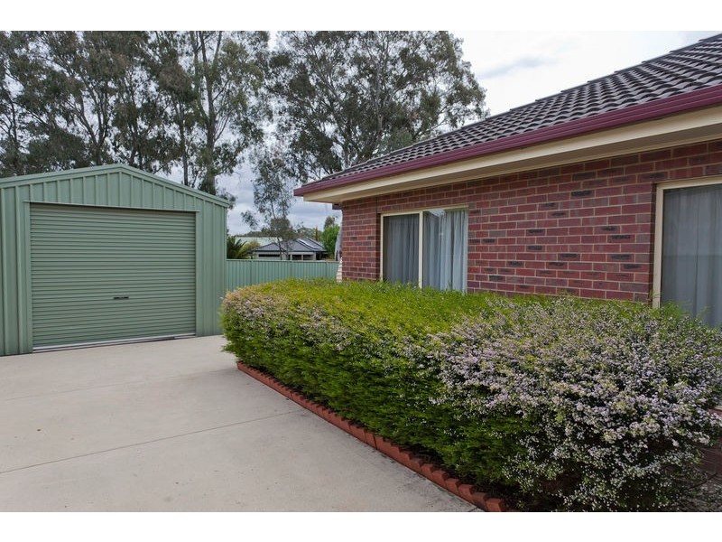 40 Palm Avenue, Spring Gully VIC 3550