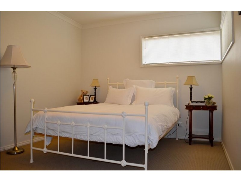 135 Havlin Street East, Flora Hill VIC 3550