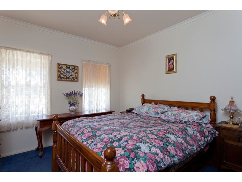 2 Holmes Road, Huntly VIC 3551