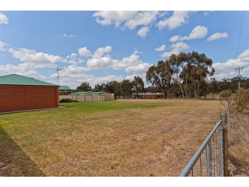 2 Holmes Road, Huntly VIC 3551