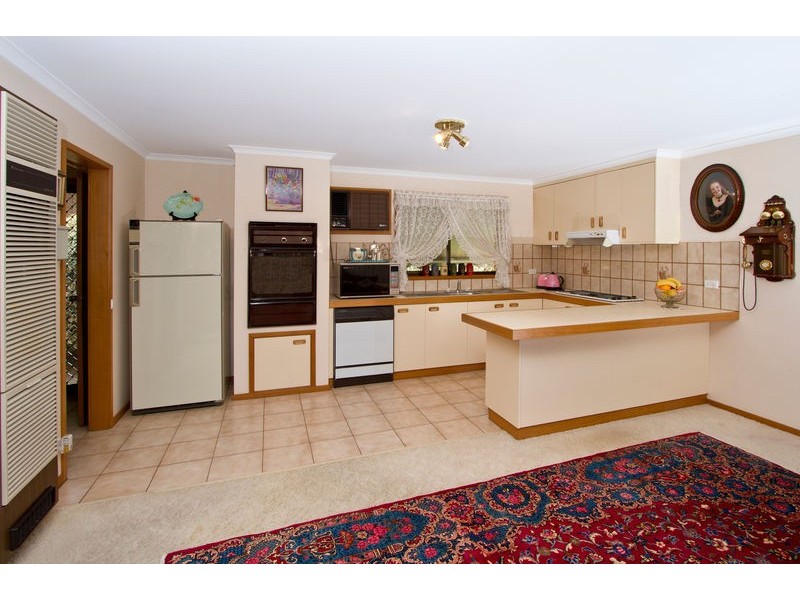 14 Sydenham Avenue, White Hills VIC 3550