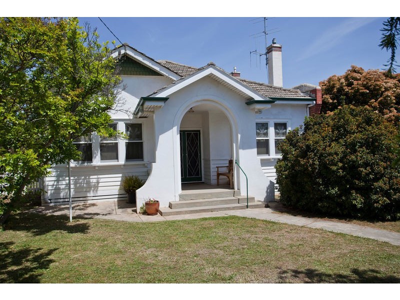 4 Ligar Street, Kennington VIC 3550