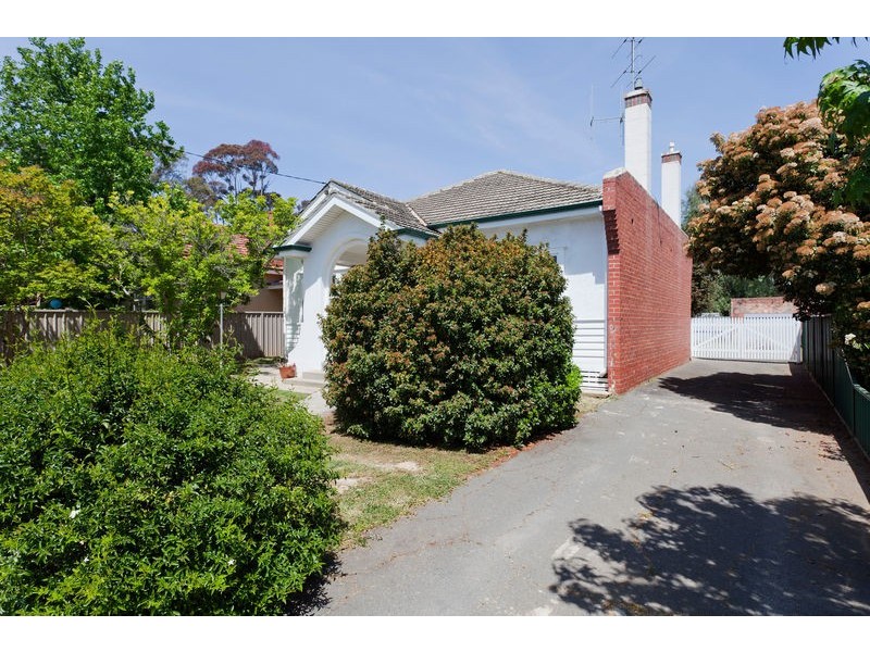 4 Ligar Street, Kennington VIC 3550