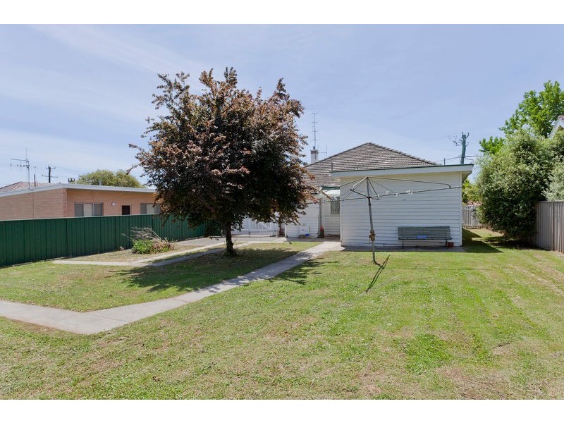 4 Ligar Street, Kennington VIC 3550