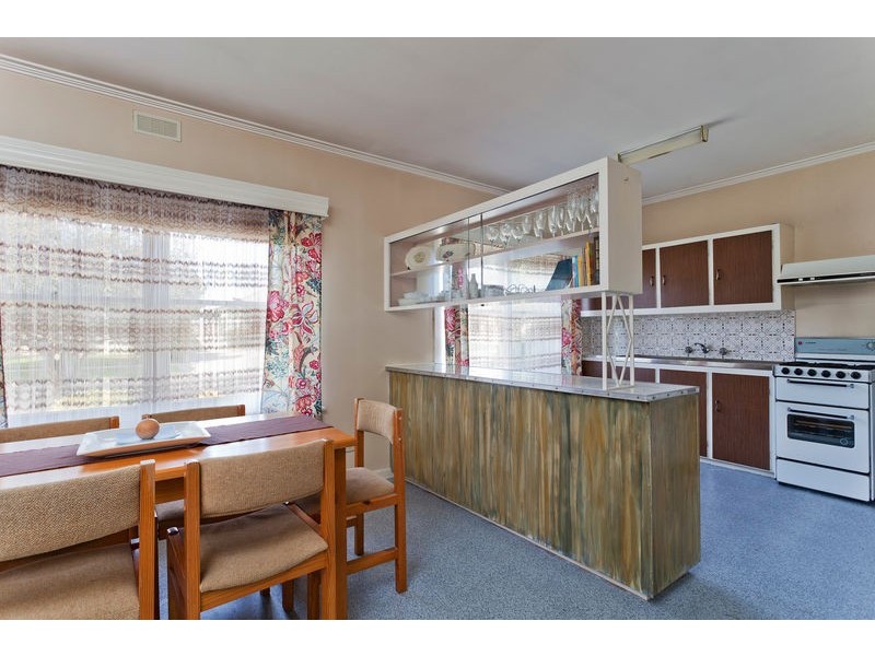 24 Fifth Avenue, White Hills VIC 3550