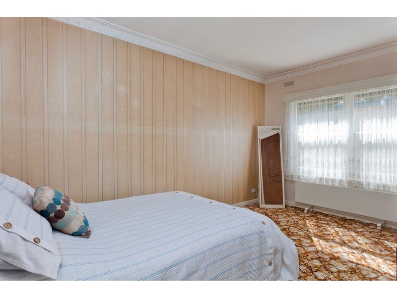 24 Fifth Avenue, White Hills VIC 3550