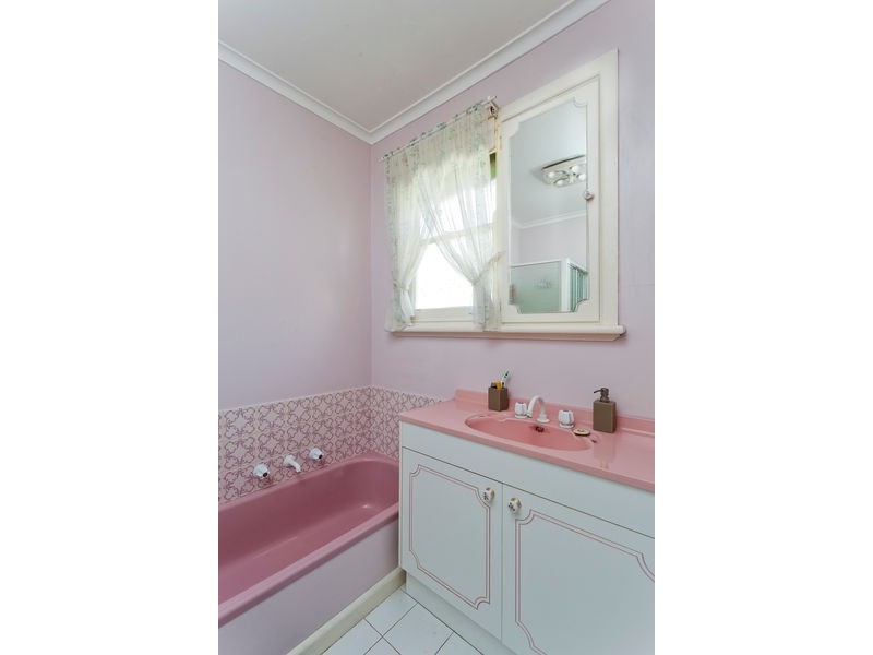 24 Fifth Avenue, White Hills VIC 3550