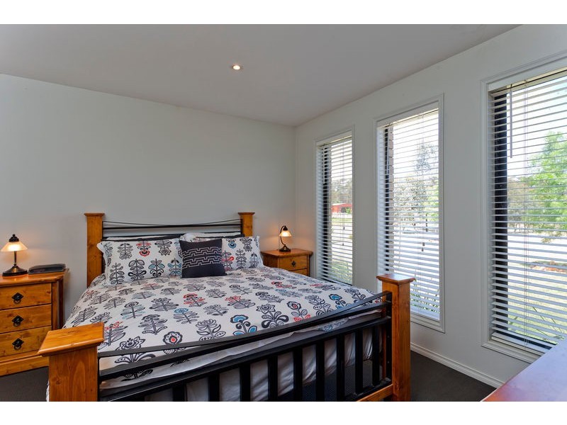 51 Knotts Lane, Junortoun VIC 3551