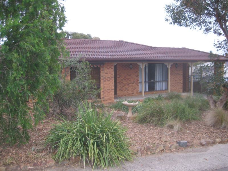 27 Magellan Crescent, Kangaroo Flat VIC 3555