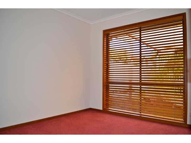 27 Magellan Crescent, Kangaroo Flat VIC 3555