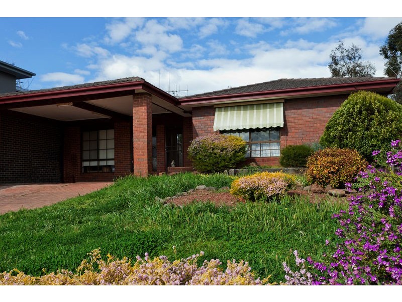 1/4 Marinna Court, Strathdale VIC 3550